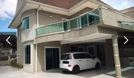 Linda casa no Bacacheri com Jardim Social. Melhor oportunidade de casa