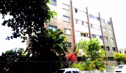 Apartamento 2/4 suíte na Federação, Salvador-BA: ampla área de 80m², ótima ventilação, garagem coberta e elevador. Invista já!