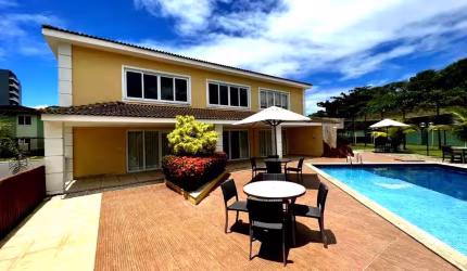 Venda de Casa de Luxo em Patamares, Salvador-BA, com 4 Quartos e Piscina - Imperdível!