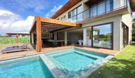Casa de Luxo à Venda na Praia do Forte - 6 Quartos, 6 Suítes e Área de Lazer Completa!