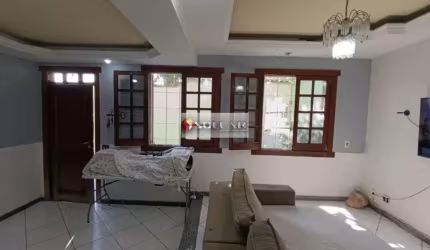 Casa com 4 quartos à venda em Floramar, Belo Horizonte , 240 m2 por R$ 710.000