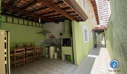 Sobrado de 150m² com 3 dormitórios no Jardim das Indústrias em São José dos Campos