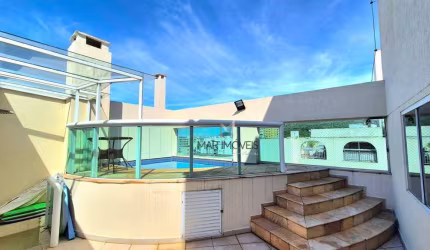 Cobertura duplex em excelente localização na região da praia das Pitangueiras no Guarujá!