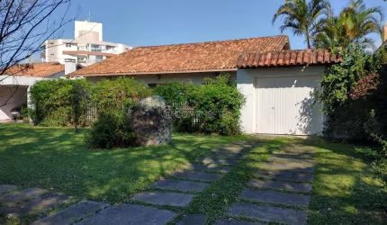 Casa com 3 quartos à venda na Jardim Costa Azul, 249, Itaguaçu, Florianópolis por R$ 1.980.000