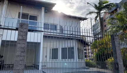 Casa com 4 quartos à venda na Rua Professora Emília Boos Schmidt, 1731, Bom Abrigo, Florianópolis por R$ 2.600.000