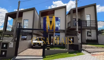 Sobrado Amplo, Com um Requinte em Madeirado