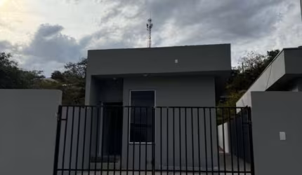 Casa para Venda em Tatuí, Jardim Paulista, 2 dormitórios, 1 banheiro, 2 vagas