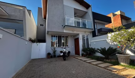 Casa em Condomínio para Venda em Tatuí, Residencial Bosques dos Ipês, 3 dormitórios, 1 suíte, 4 banheiros, 2 vagas