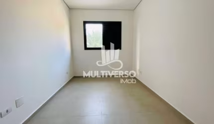 Casa sobrado sobreposta baixa 2 dormitórios na Aparecida em Santos