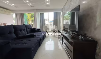 Casa à venda, 4 quartos no bairro Aparecida em Santos