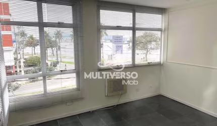Sala Comercial à venda, no bairro Ponta da Praia em Santos