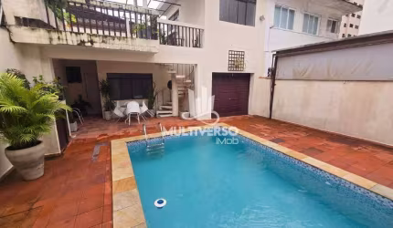 Sobrado à venda, 4 quartos no bairro Embaré em Santos