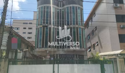 Prédio à venda, no bairro Marapé em Santos