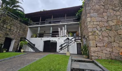 Casa à venda, 5 quartos no bairro Pitangueiras em Guarujá