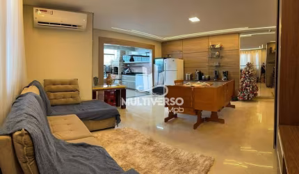 Casa de Luxo no Embaré, 03 suites, Piscina,Cozinha Gourmet com Churrasqueira e Ármarios Planejados. R$3.510.000,00