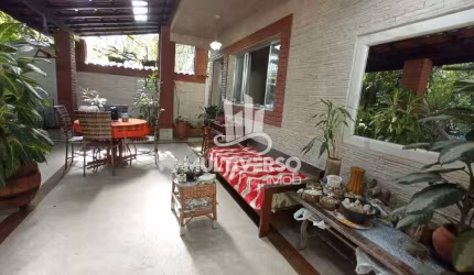 Casa à venda, 4 quartos no bairro Enseada em Guarujá