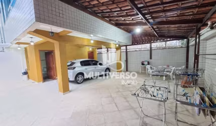 Casa à venda, 4 quartos no bairro Embaré em Santos