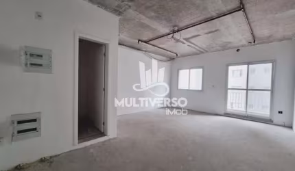 Sala à venda, no bairro Vila Mathias em Santos