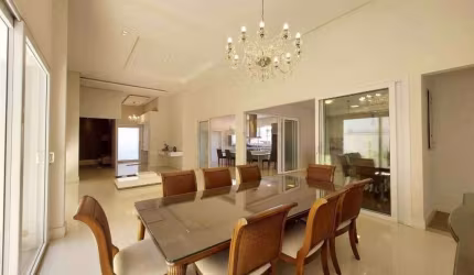 LINDA CASA TÉRREA  NO CONDOMINÍO SAMAMBAIA ! ! !
