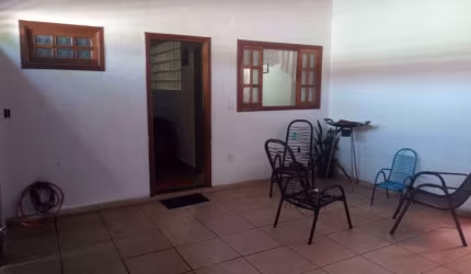 Excelente  residencia ampla, com total segurança , localização excelente