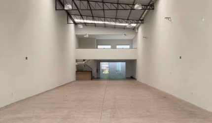 Imóvel ê de ótima construção! Bem diferenciado do que existe por aí.