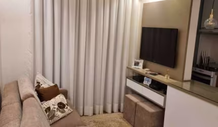 Lindo apartamento com 2 dorm. sendo uma suite , completíssimo em armários, ar condicionado , muito bem localizado