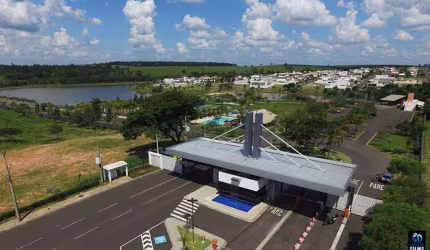 LINDO LOTE, PLANO E PROXIMO A AVENIDA ! ! !