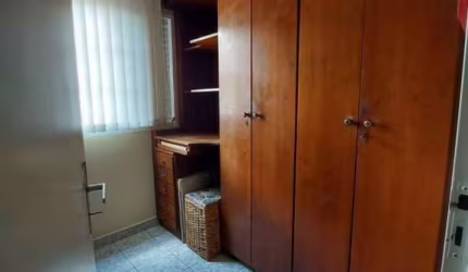 Lindo Apartamento de 2 dormitórios completo em armários