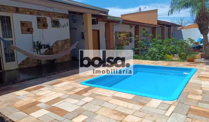 LINDA CASA COM 3 SUITES EM PEDERNEIRAS