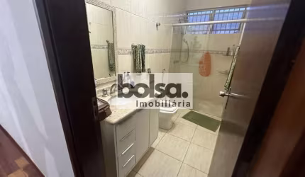 Casa para venda com 412 m² e 3 quartos em Vila Cidade Universitária, Bauru - SP