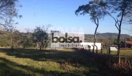 Área para venda com 1,5 alq. em Centro, Piratininga - SP