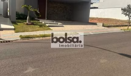 Casa para venda com 360 m² e 3 quartos em Vila Santista, Bauru - SP