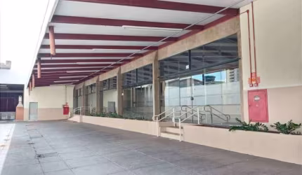 Prédio Comercial em frente Igreja Santa Terezinha Praça Rodrigues de Abreu !!!