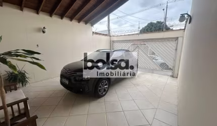 Casa para venda com 242 m² e 3 quartos em Jardim América, Bauru - SP