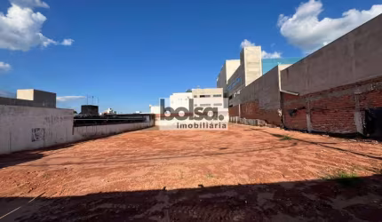 TERRENO COMERCIAL PROXIMO AVENIDA DUQUE DE CAXIAS ! !