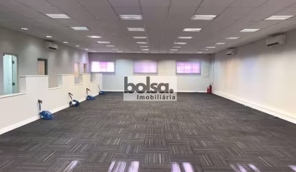IMOVÉL COMERCIAL COM 22 SALAS NO CENTRO ! !