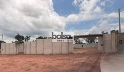 TERRENO COM 1.050M² NO VALE DO IGAPÔ MURADO COM PORTÃO ! !