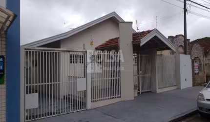 Excelente  residencia ampla, com total segurança , localização excelente