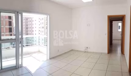 Lindo apartamento com varanda gourmet , completíssimo em armários, ar condicionado , muito bem local