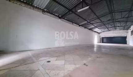BARRACÃO DE ESQUINA COM ESTACIONAMENTO ! ! !