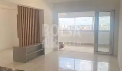 Lindo apartamento com varanda gourmet , completíssimo em armários, ar condicionado , muito bem local