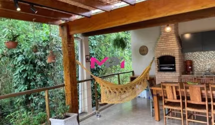 CASA A VENDA NO CONDOMÍNIO RESIDENCIAL DO LAGO EM JARINU/SP..