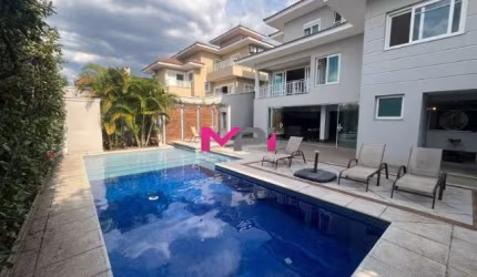 CASA A VENDA COM PISCINA NO CONDOMÍNIO PORTAL DO PARAISO II - JUNDIAÍ/SP.
