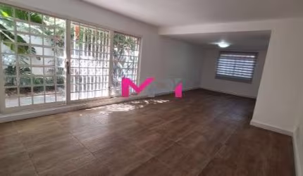 IMOVEL COMERCIAL  PARA ALUGAR COM  5 QUARTOS/SALAS  E 4 BANHEIROS  COM 298 m² por R$ 8.500/Mês