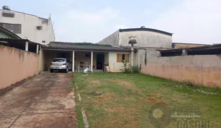 Casa com amplo Terreno