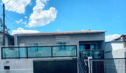 CASA COM SAL&#195;O COMERCIAL NO CJ. AVELINO VIEIRA