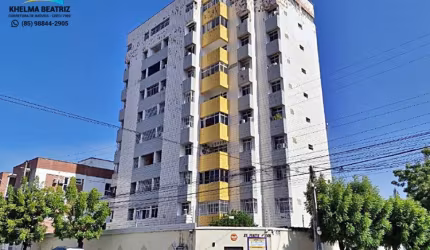 Vendo apartamento com 3 quartos, ampla sala, varanda, elevador, Aldeota