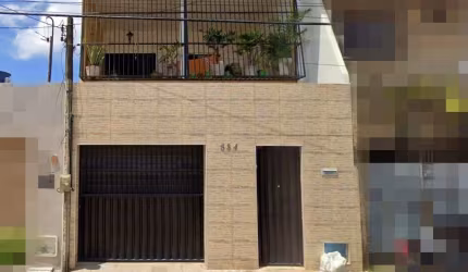 Vendo casa duplex com 4 quartos, varanda e quintal, na Parquelândia