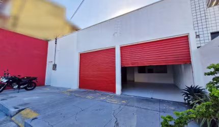 Casa com amplo espaço para vários tipos de negócios (clínica, escritório, academia, restaurante, espaço cultural entre outros)
