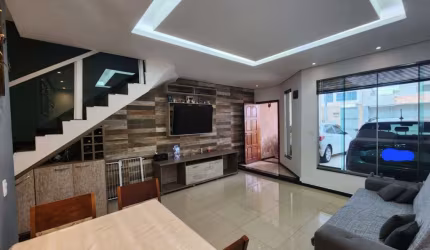 Casa em condomínio fechado com 3 quartos à venda no Cabral, Contagem  por R$ 699.000
